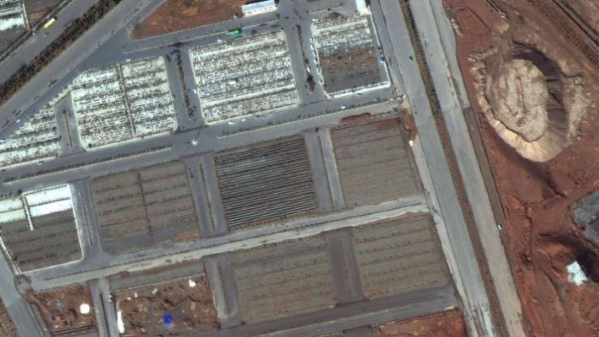 مقابر ضحايا فيروس كورونا في إيران