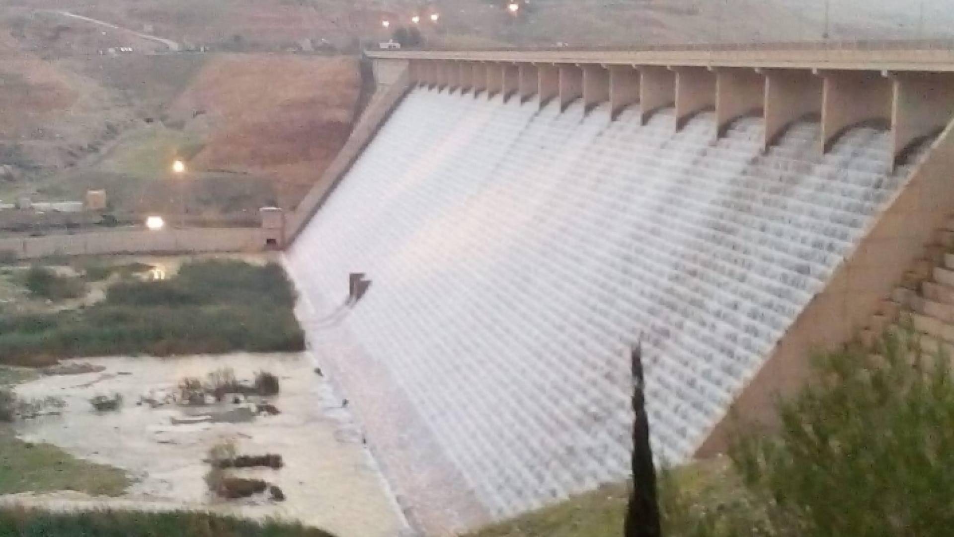 بدء فيضان سد الموجب
