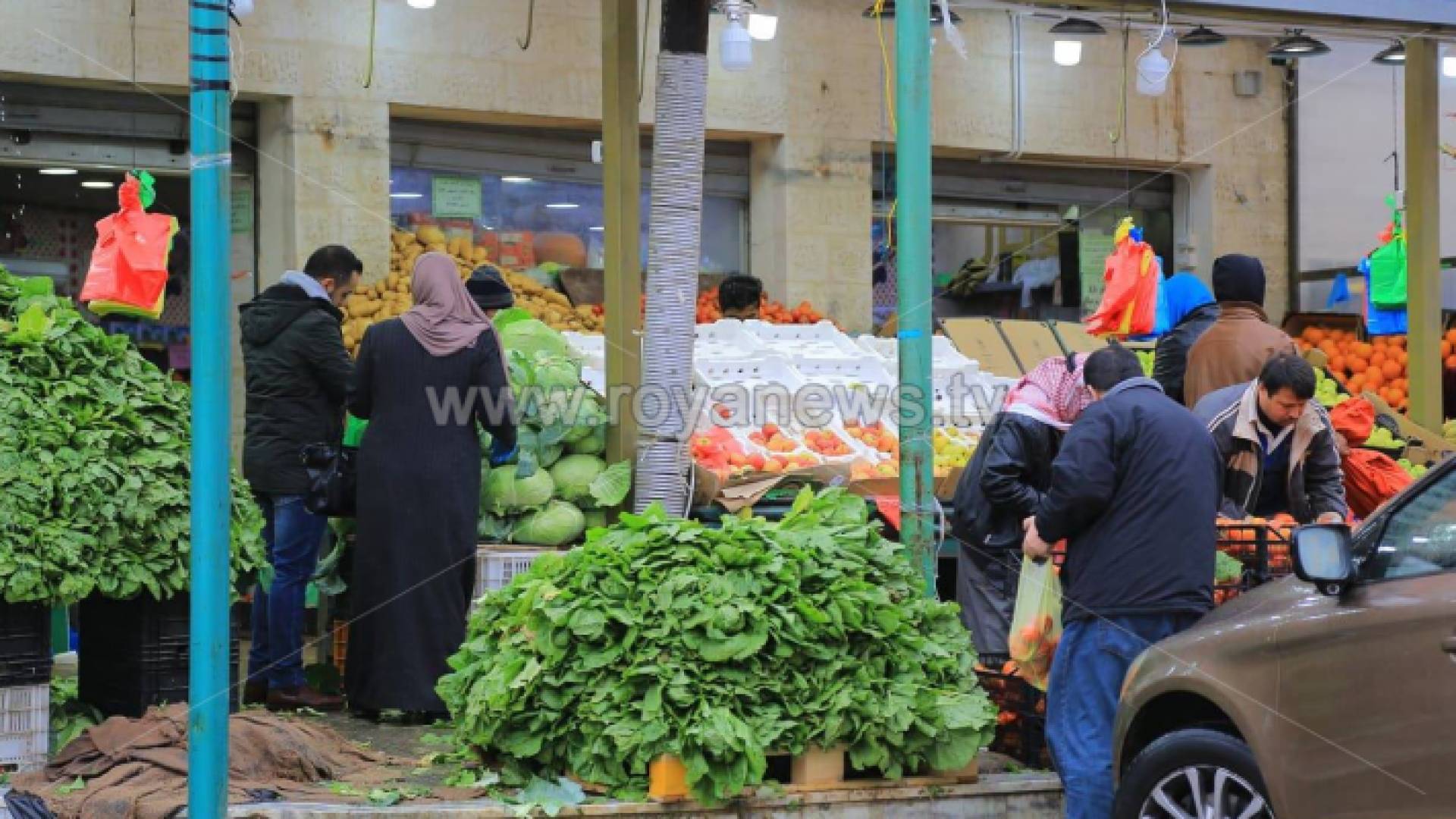 الأمانة تقول: بإمكان أي تاجر أو سوبرماركت الحصول على ما يحتاجه من الخضار والفواكه من السوق المركزي لبيعها للمواطنين