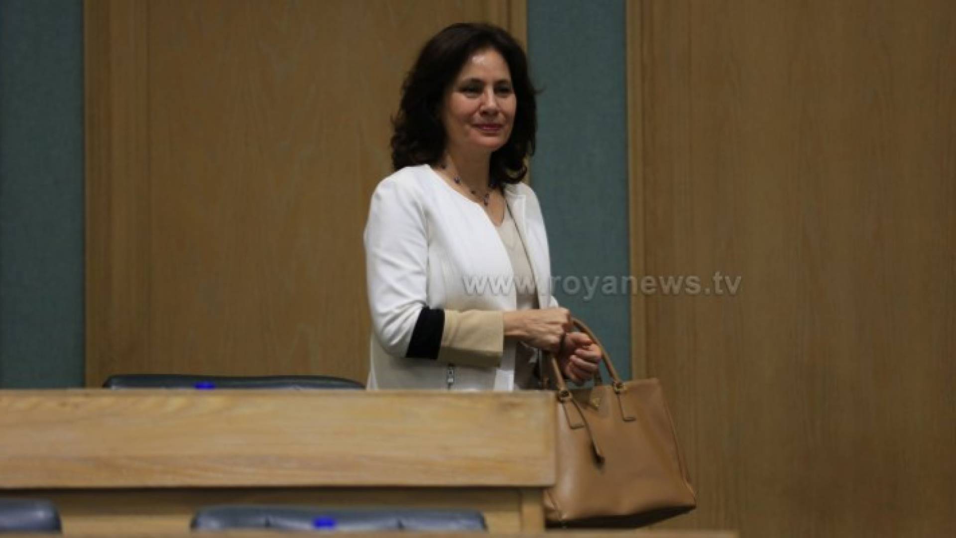 وزيرة الطاقة والثروة المعدنية المهندسة هالة زواتي