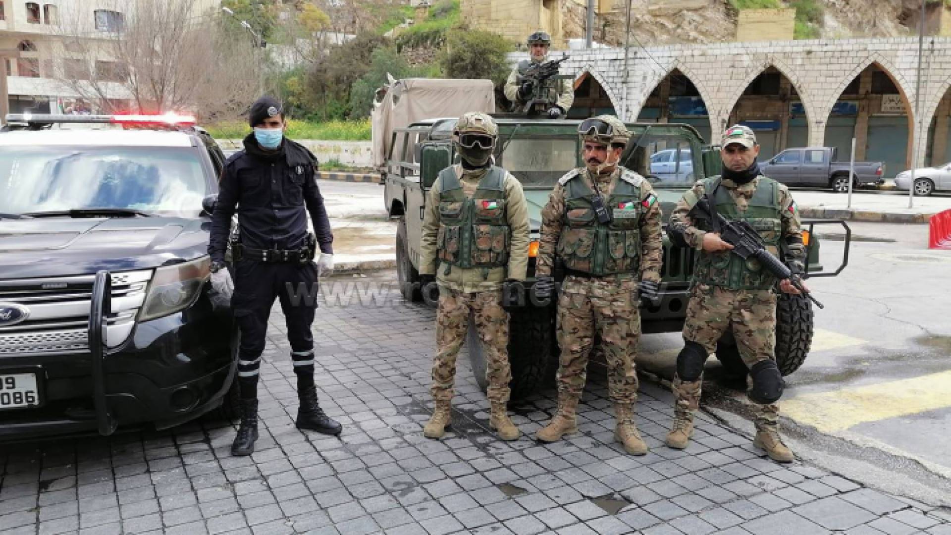 مرتبات الامن والجيش