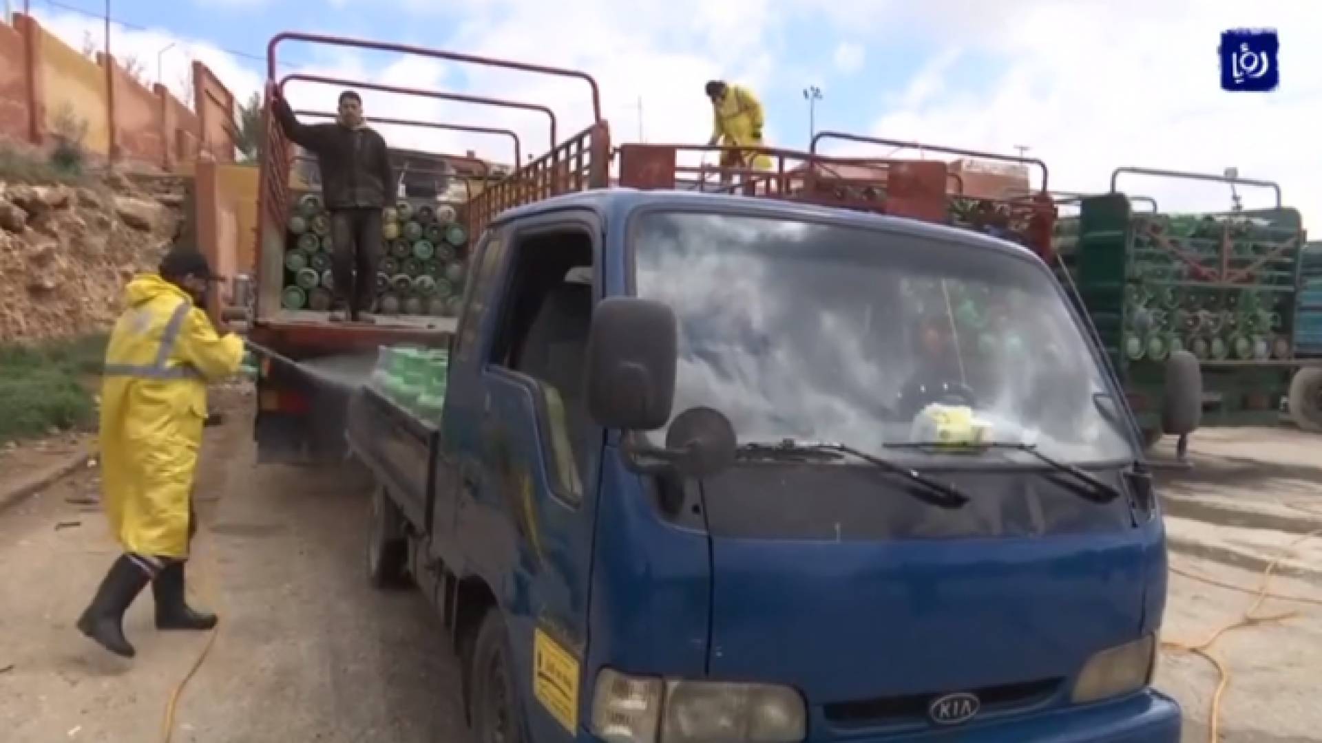 وكالات ومركبات توزيع الغاز تباشر عملها اليوم