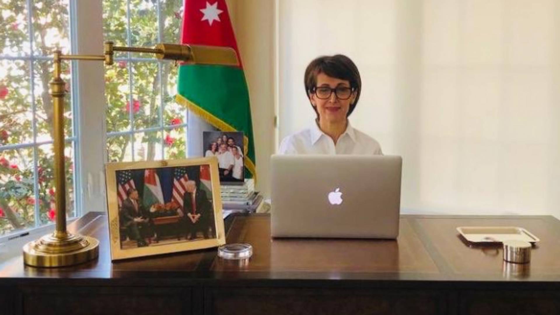 السفيرة الأردنية في واشنطن دينا قعوار
