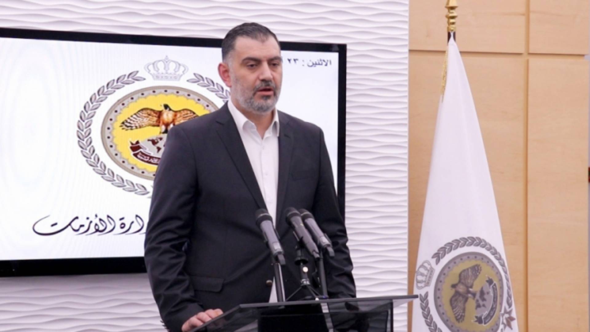 وزير العمل نضال بطاينة