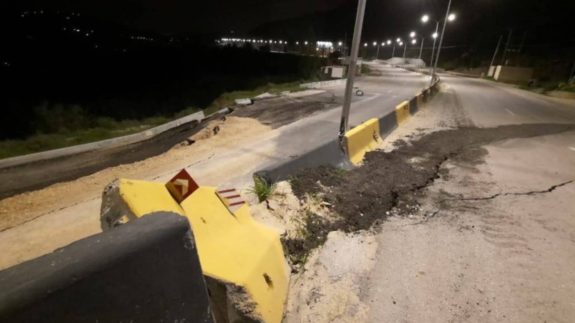 من موقع الانهيار