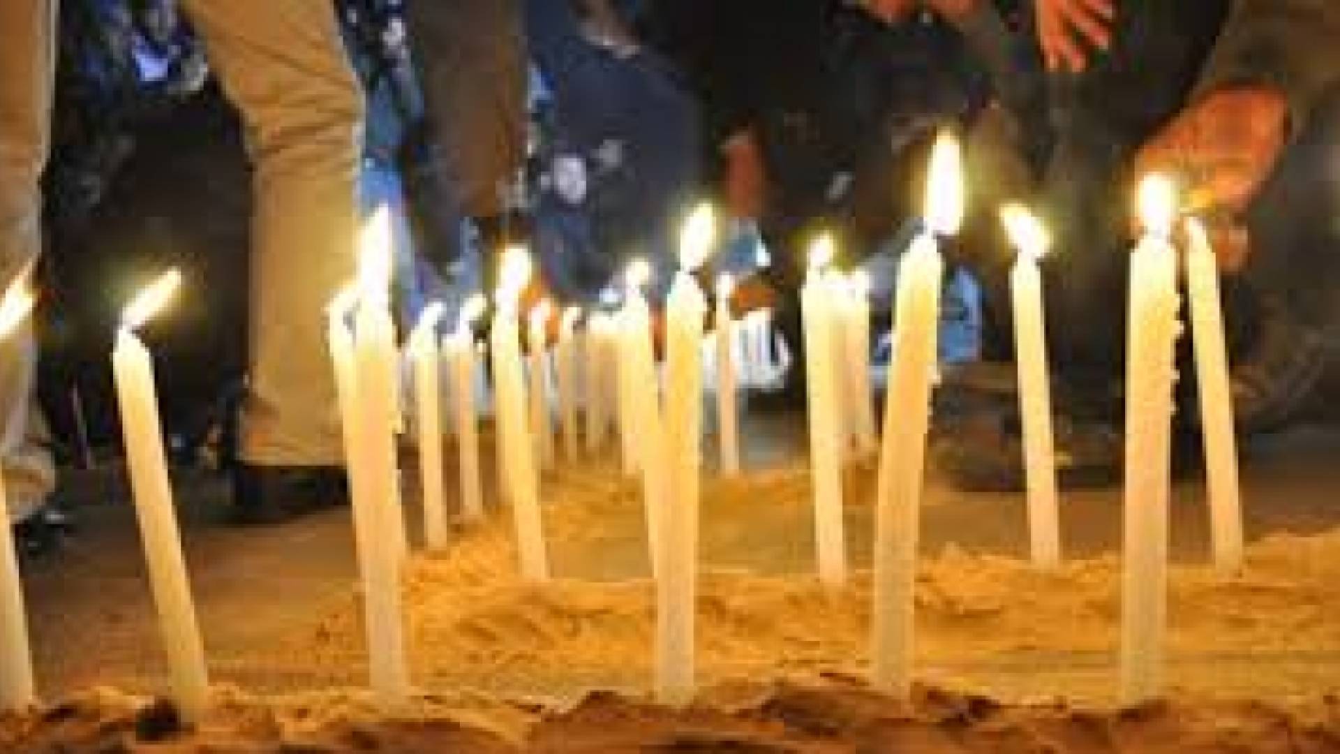 الاردنيين يضيئون الشموع من منازلهم احتفالا بساعة الارض