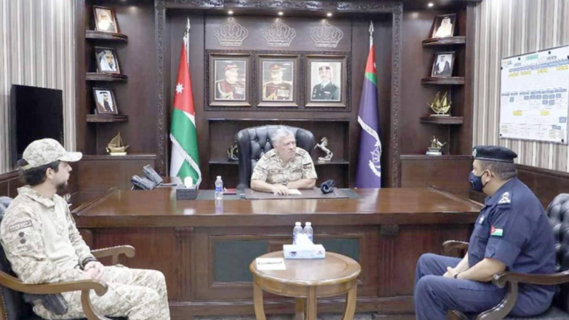 جلالة الملك عبدالله الثاني وولي العهد ومدير الامن العام