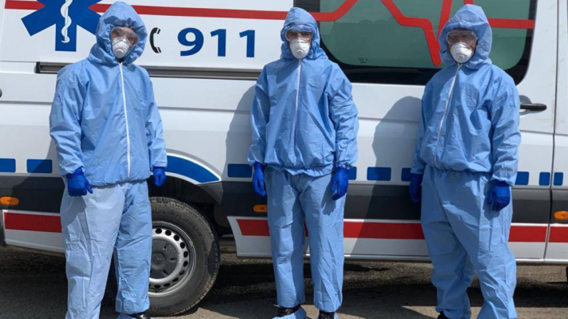 من امام احد المستشفيات