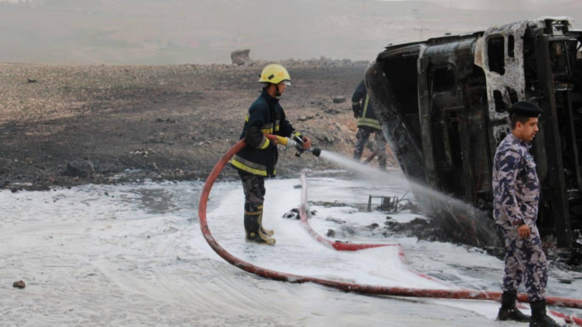 وفاة بحادث تدهور صهريج و احتراقه في الزرقاء