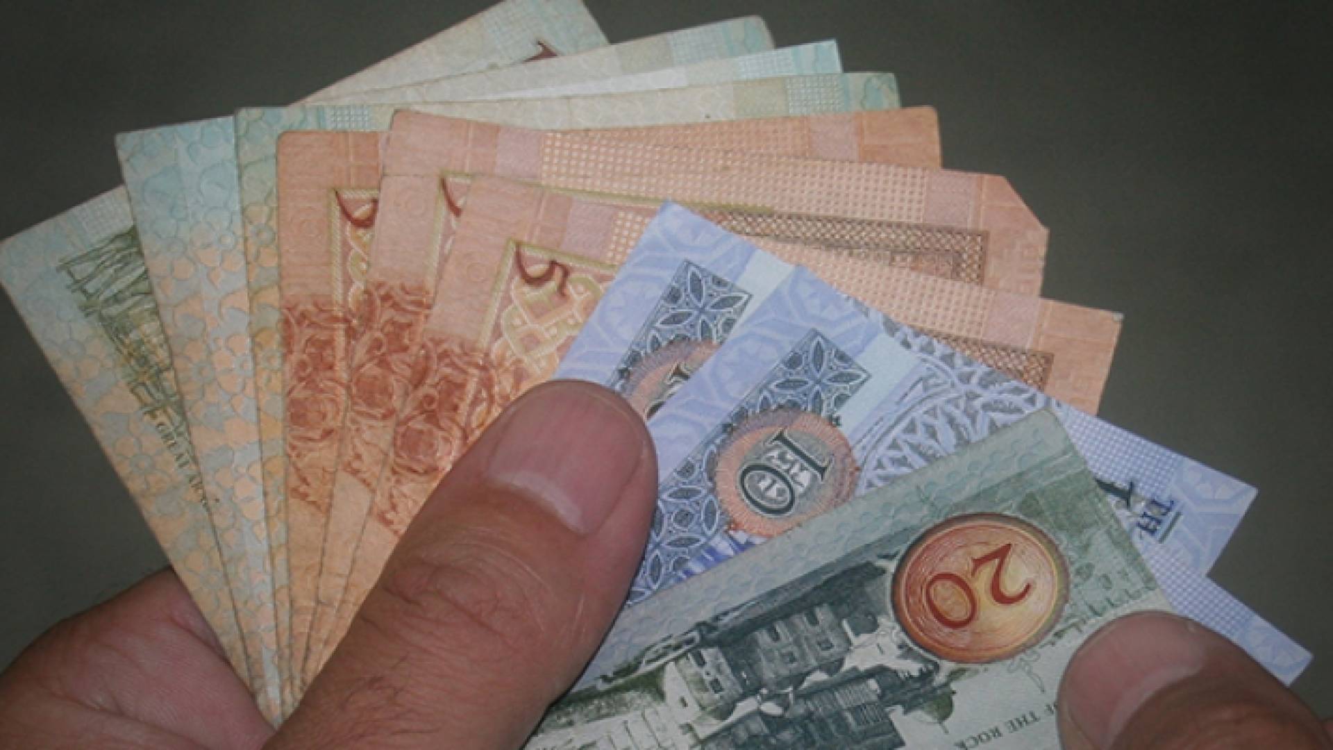 عرموش الاستثمارية تدعم عمال المياومة بـ45 ألف دينار