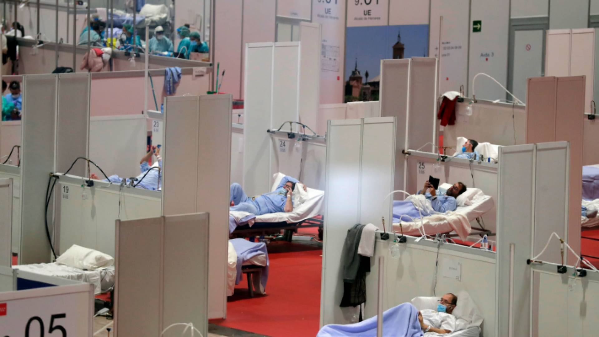 الفيروس قد ينتقل أيضا عبر الجهاز الهضمي