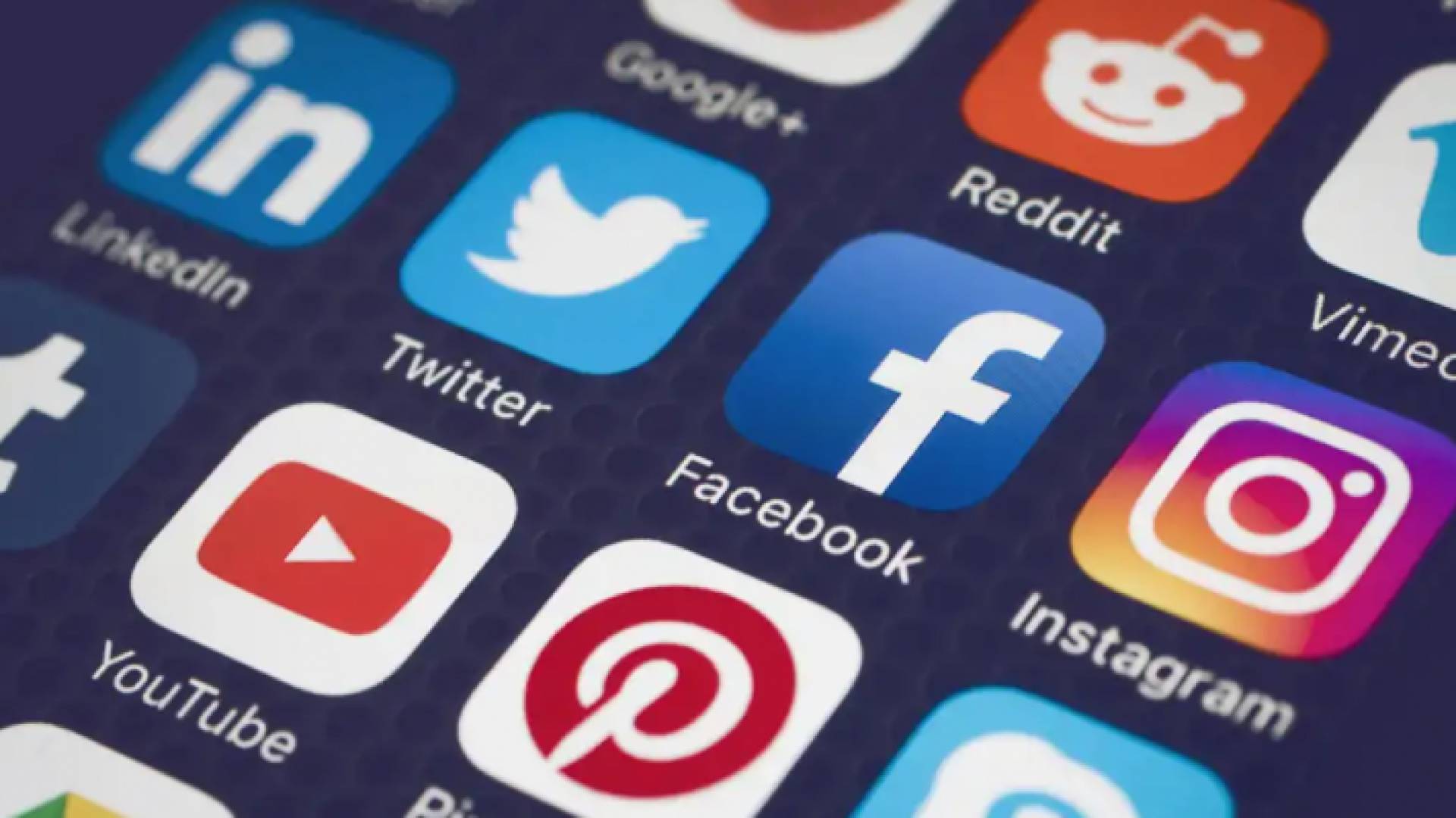 زاد استخدام تطبيقات التراسل واتساب وانستجرام بنسبة 40%