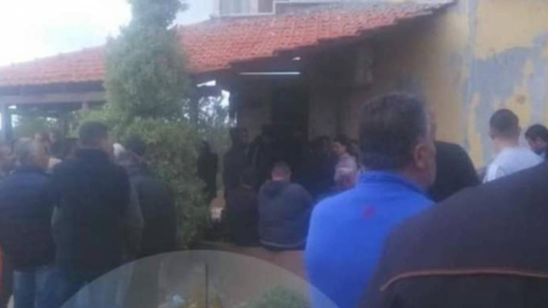 من موقع الجريمة