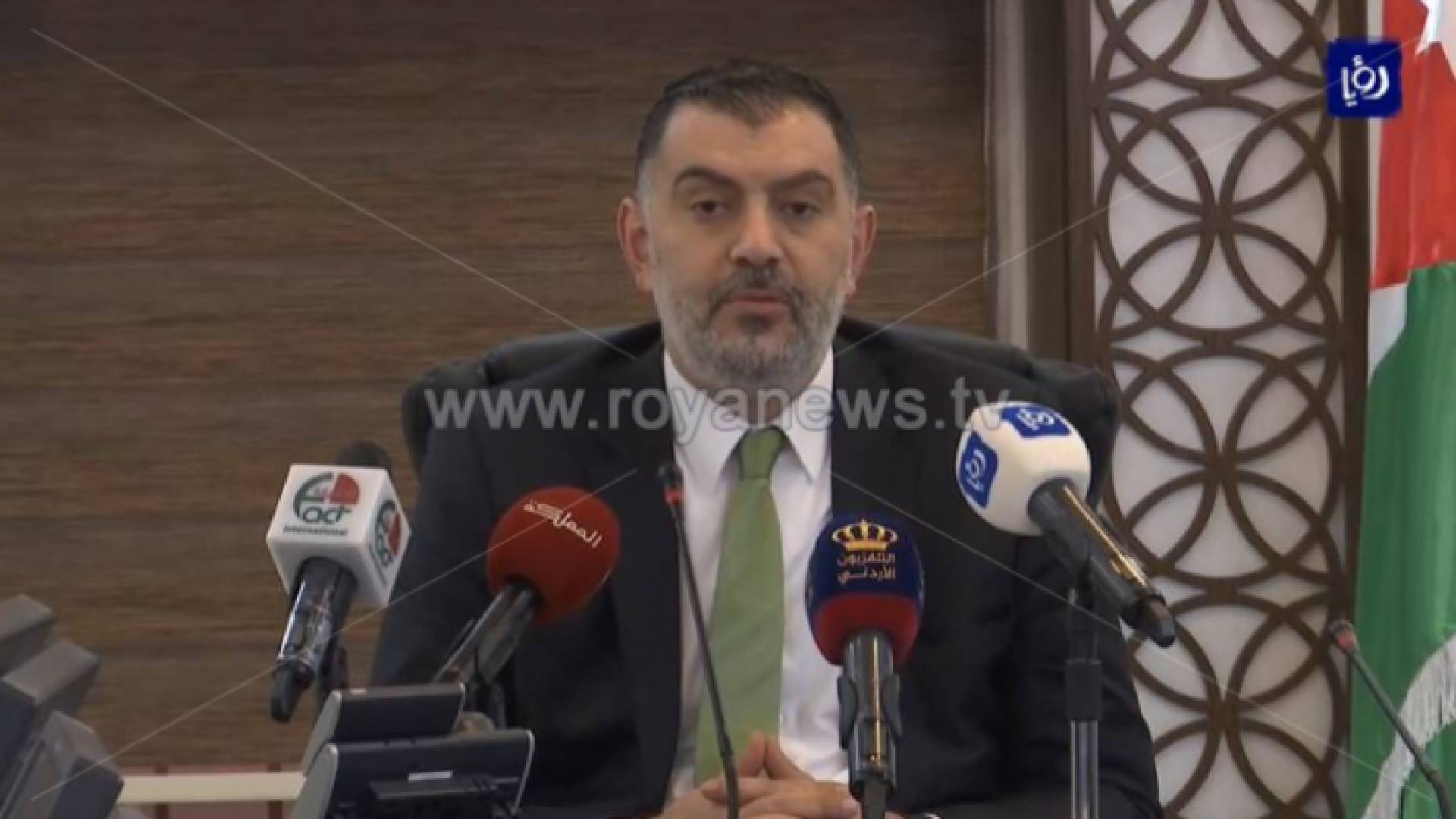 وزير العمل نضال البطاينة