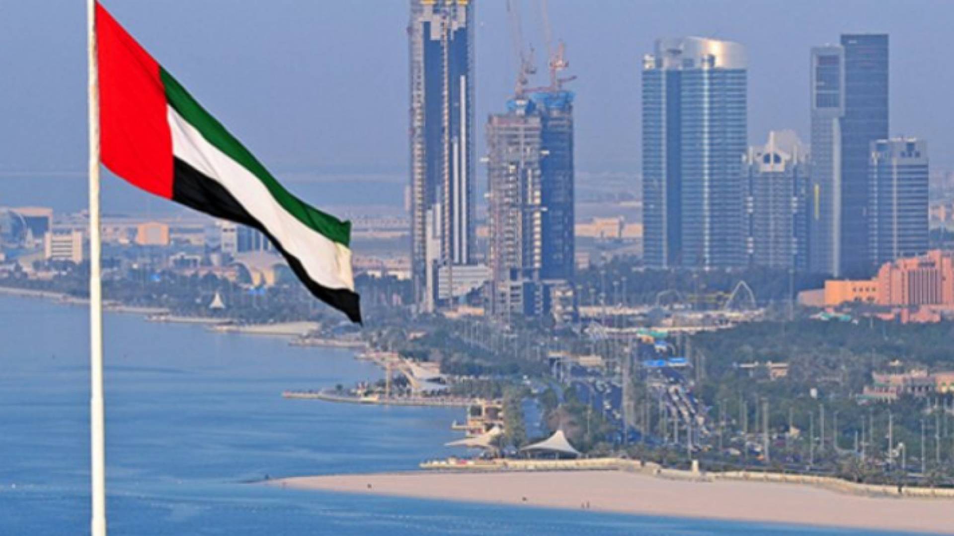 الإمارات تمدد إقامة الوافدين حتى نهاية العام