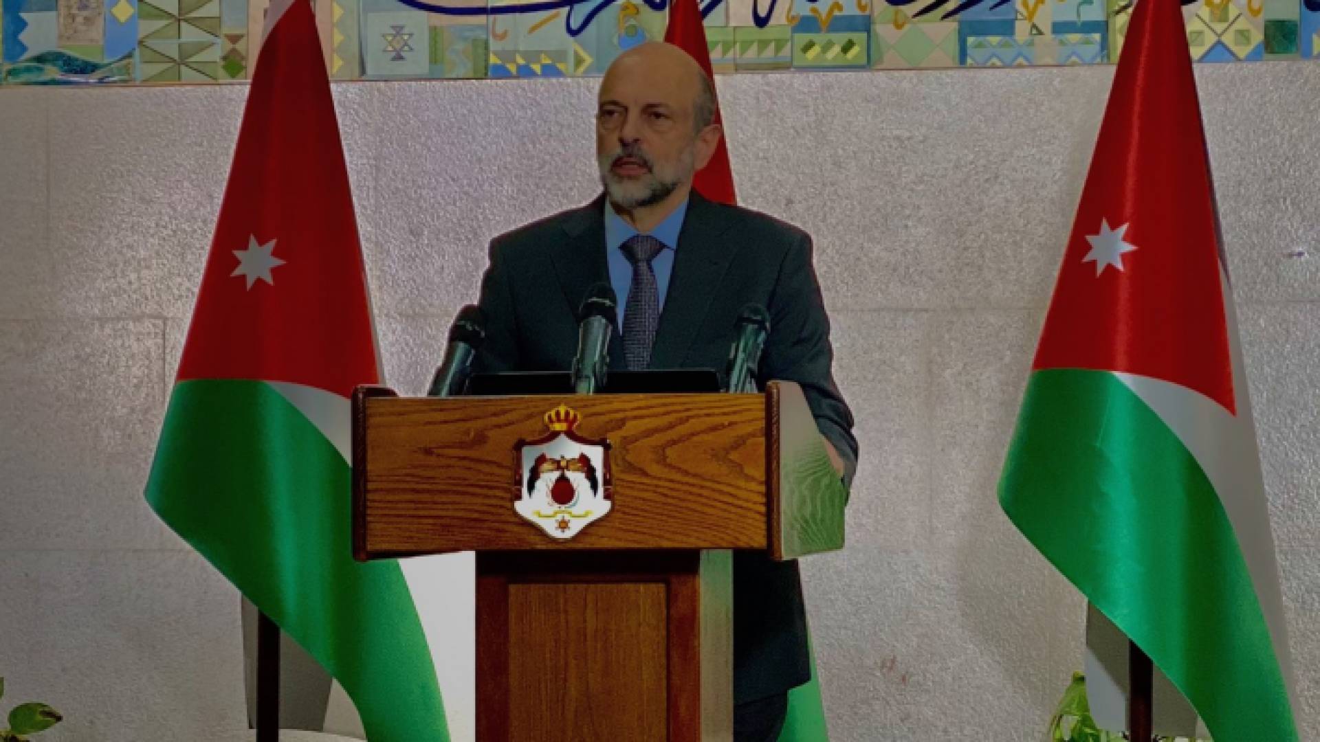 رئيس الوزراء وزير الدفاع الدكتور عمر الرزاز