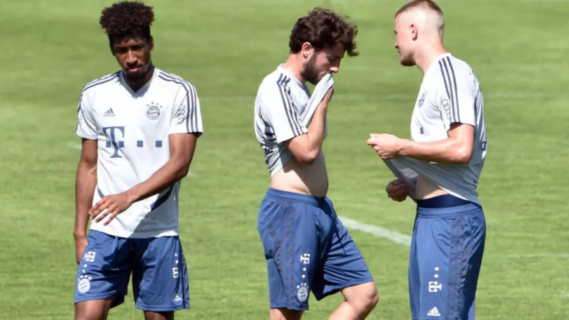 بايرن يعاقب كومان لحضور التمارين بسيارة غير رسمية