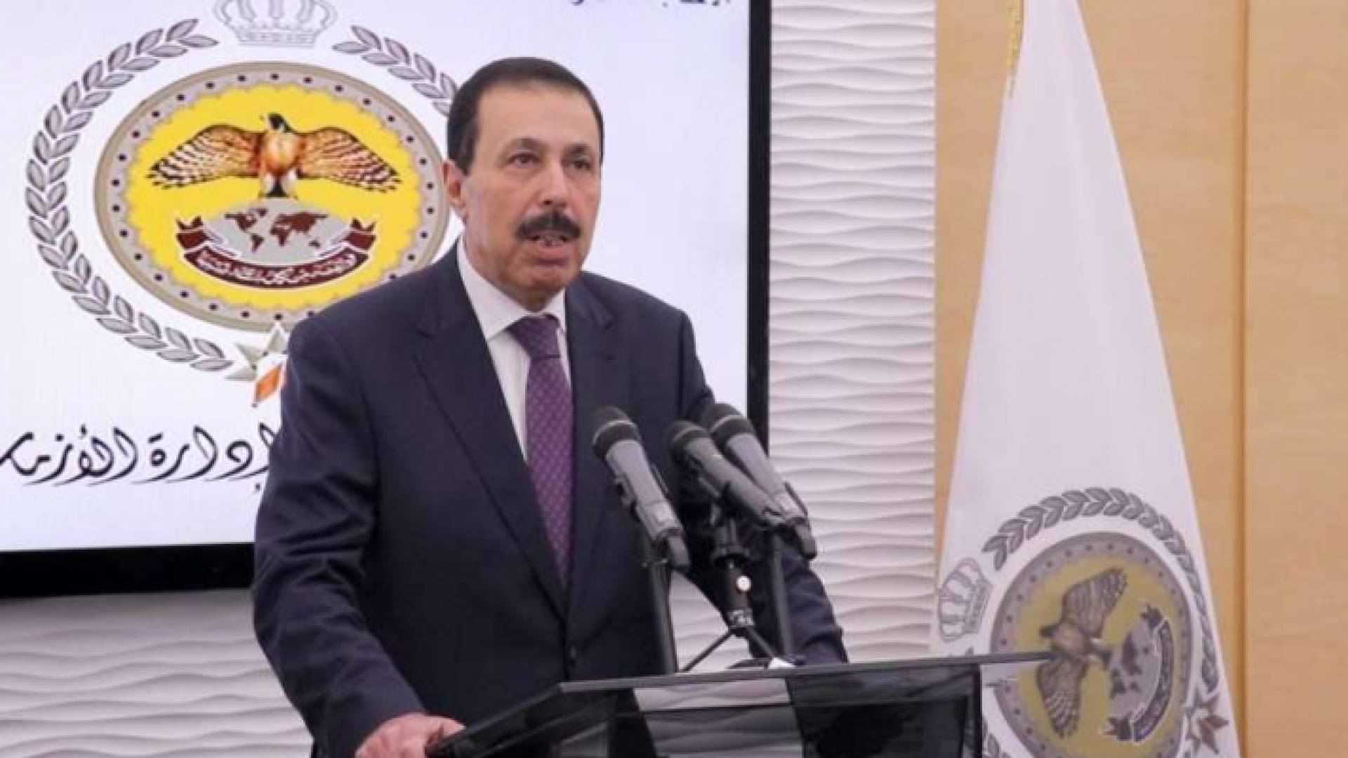 وزير التربية والتعليم الدكتور تيسير النعيمي