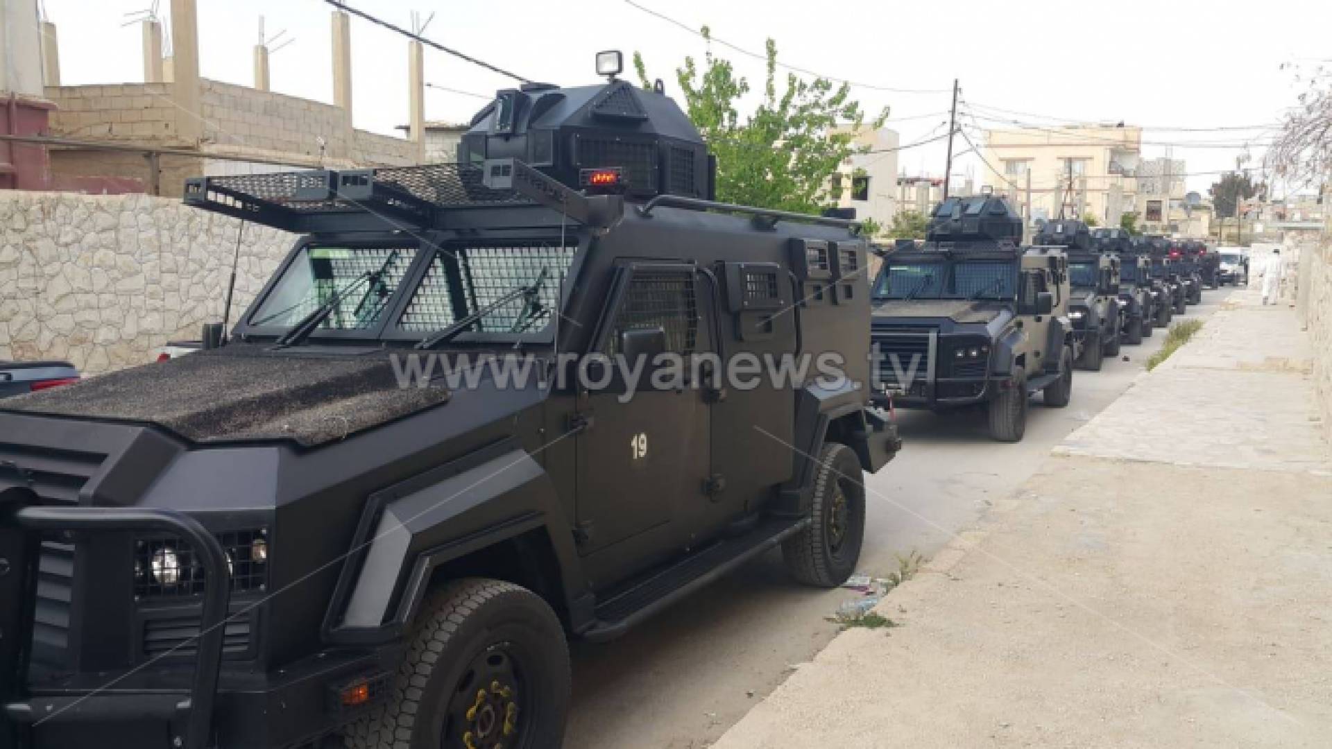 الأمن: وفاة أربعة أطفال ووالدتهم بانفجار قنبلة في المفرق