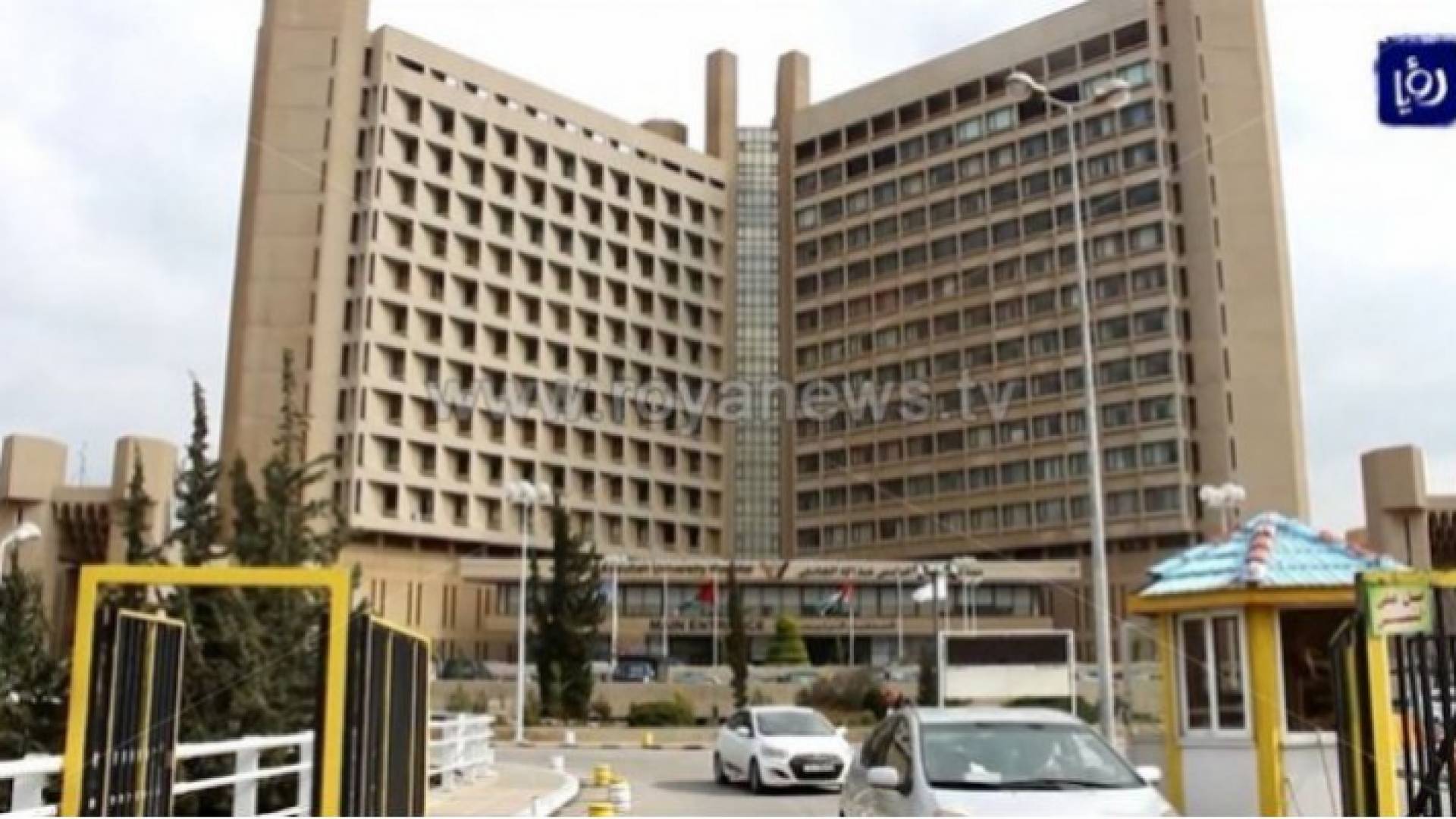 خروج حالتين تعافيتا من الكورونا من مستشفى الملك المؤسس