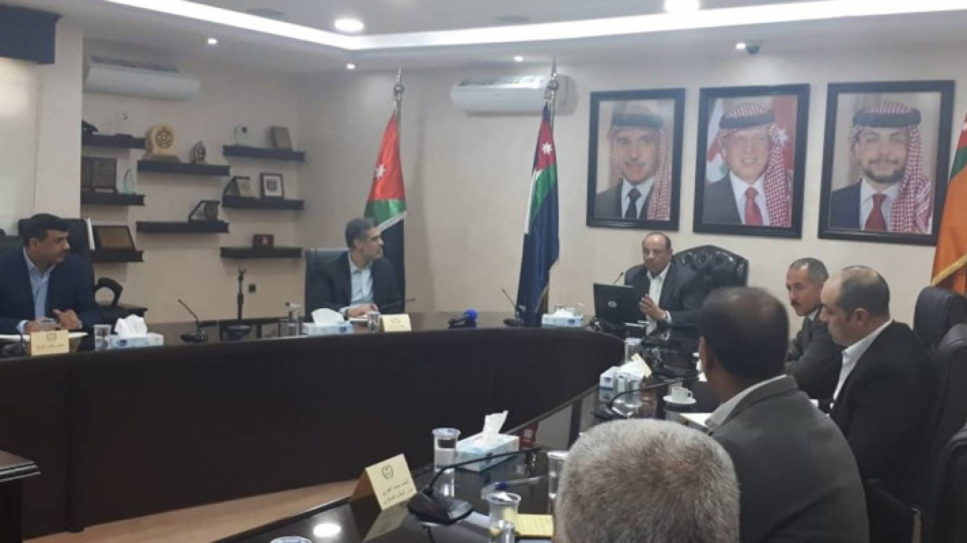 من الاجتماع