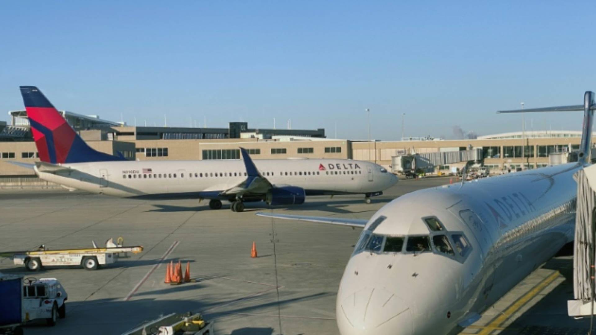 لمساعدتها في الحفاظ على الوظائف في ظل الأزمة التي يشهدها القطاع