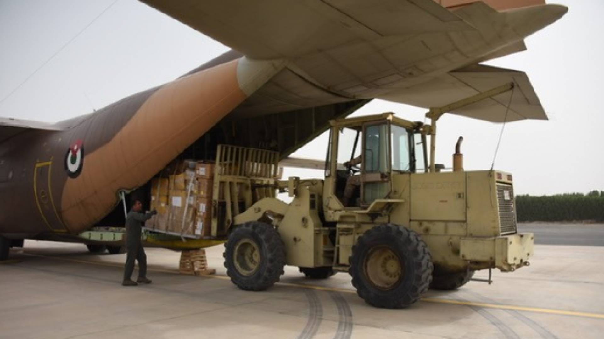 طائرة سلاح الجو الملكي الأردني اليوم المحملة بالأطقم والمعدات الطبية