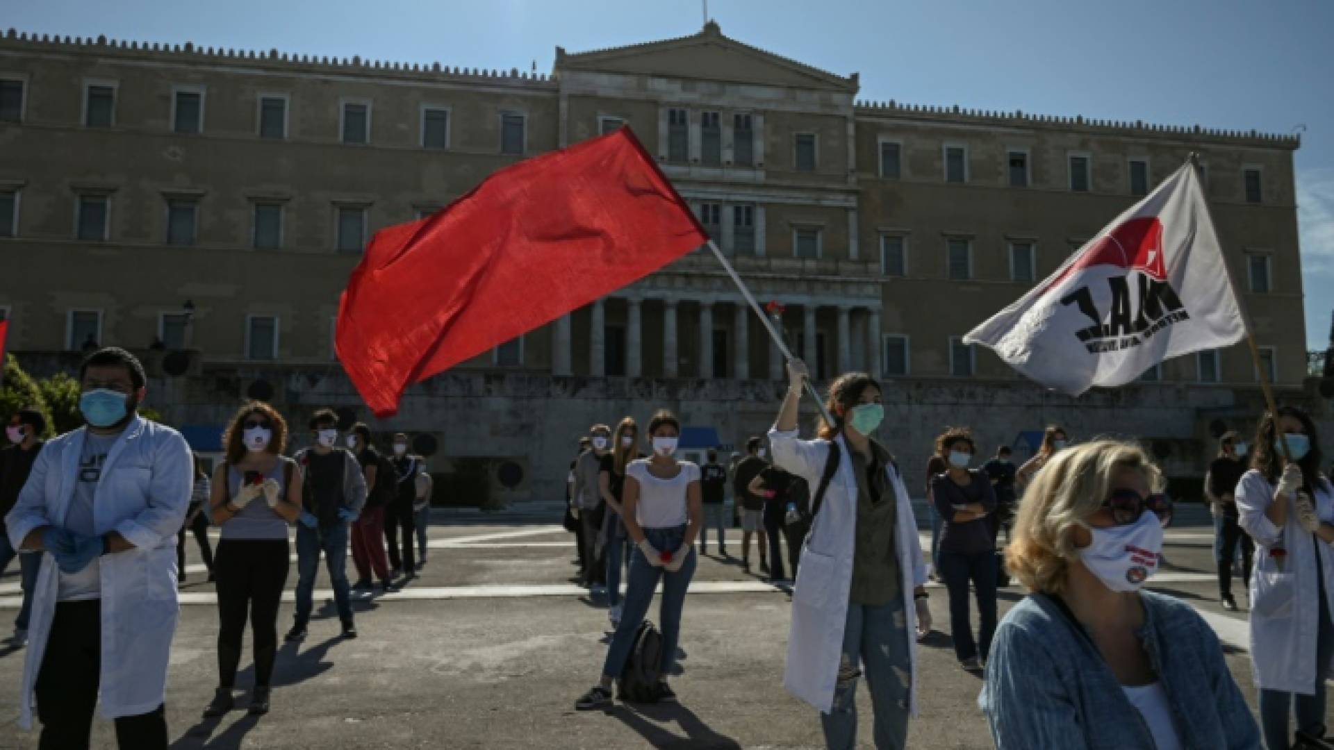 تظاهرة أمام البرلمان اليوناني في أثينا بمناسبة عيد العمال