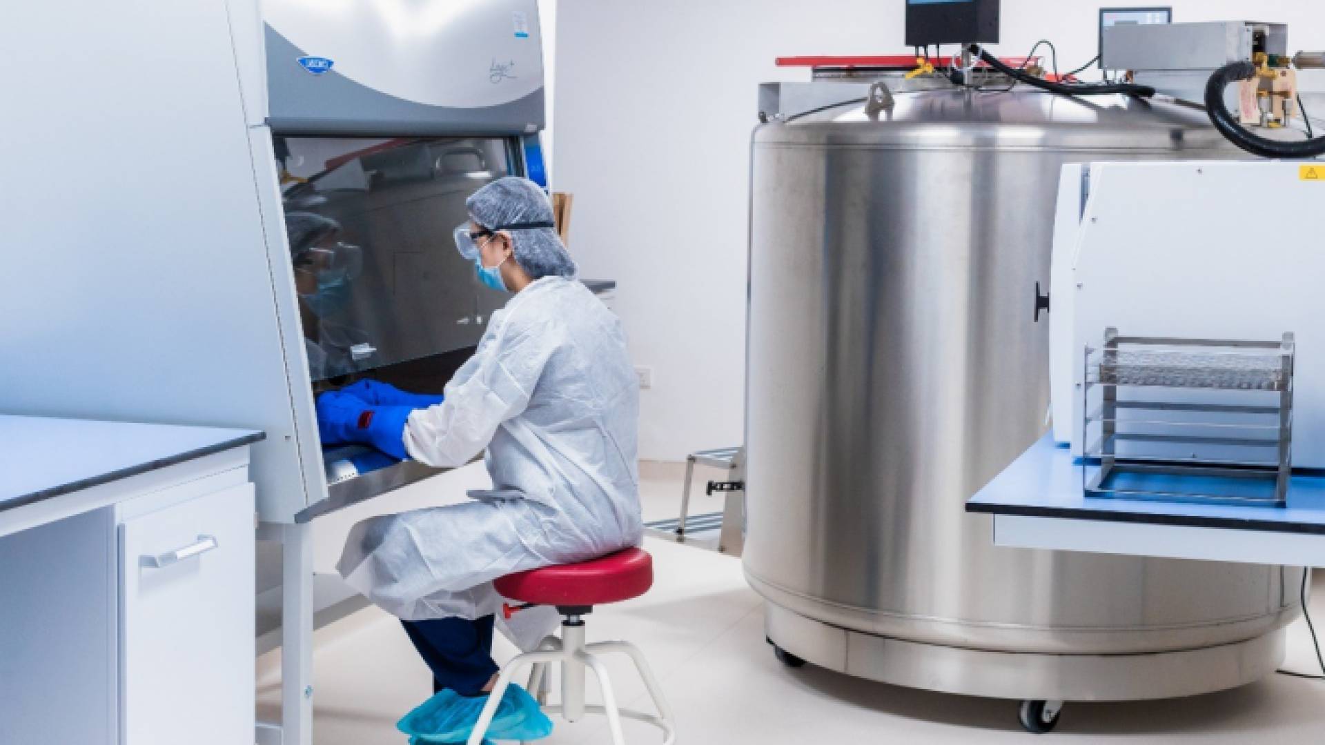 الإمارات تعلن نجاح تجارب سريرية لعلاج فيروس كورونا باستخدام الخلايا الجذعية