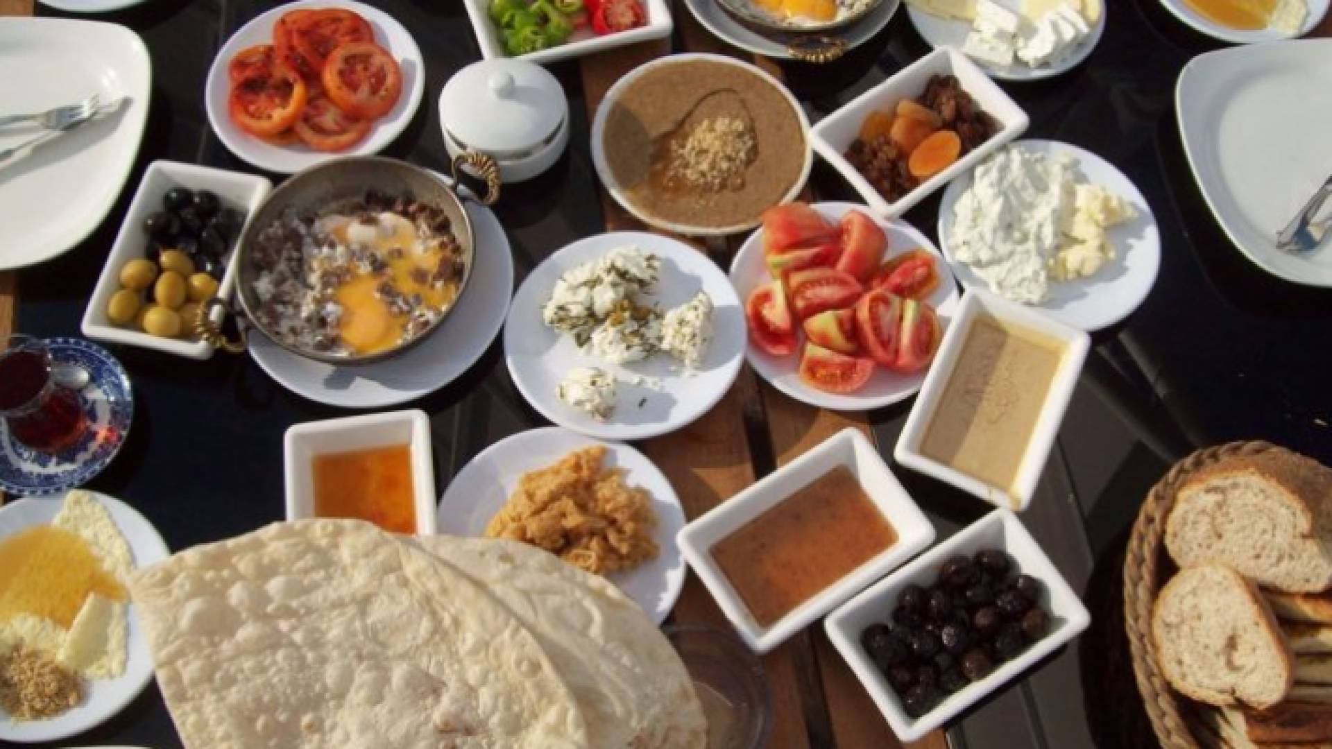 نوع طعام السحور يؤثر على جوعك وعطشك