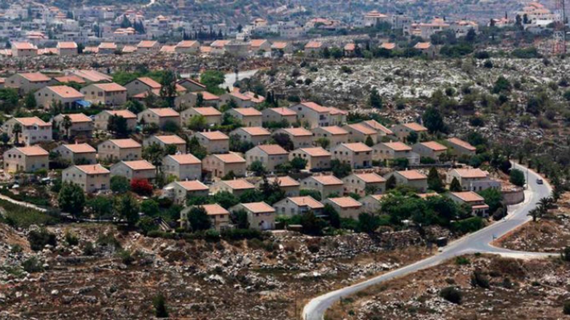 الأردن يدين قرار الاحتلال بناء 7 آلاف وحدة سكنية بالضفة الغربية