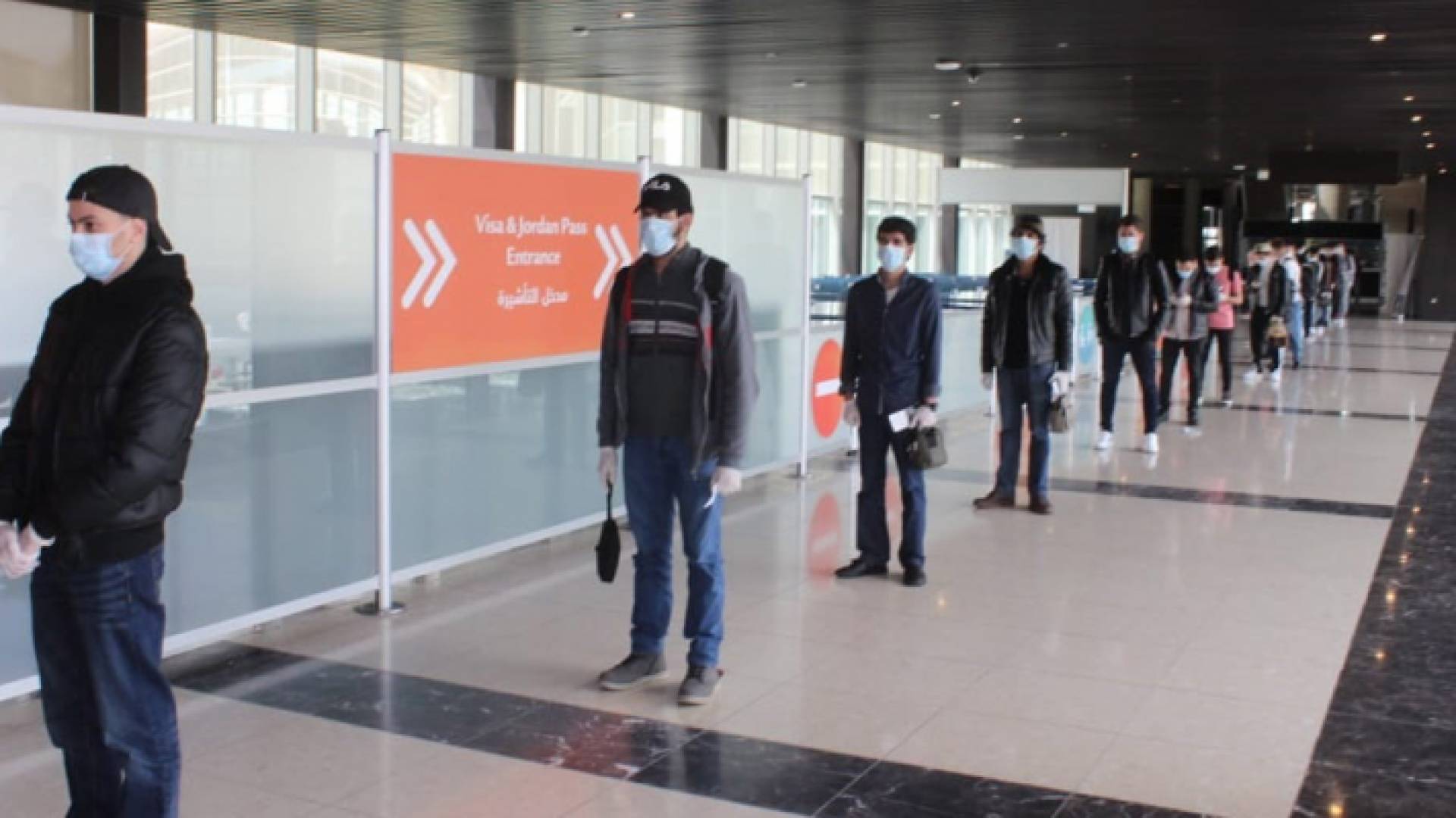 الجيش يخلي 905 مسافرين من الطلبة الأردنيين العائدين للحجر الصحي