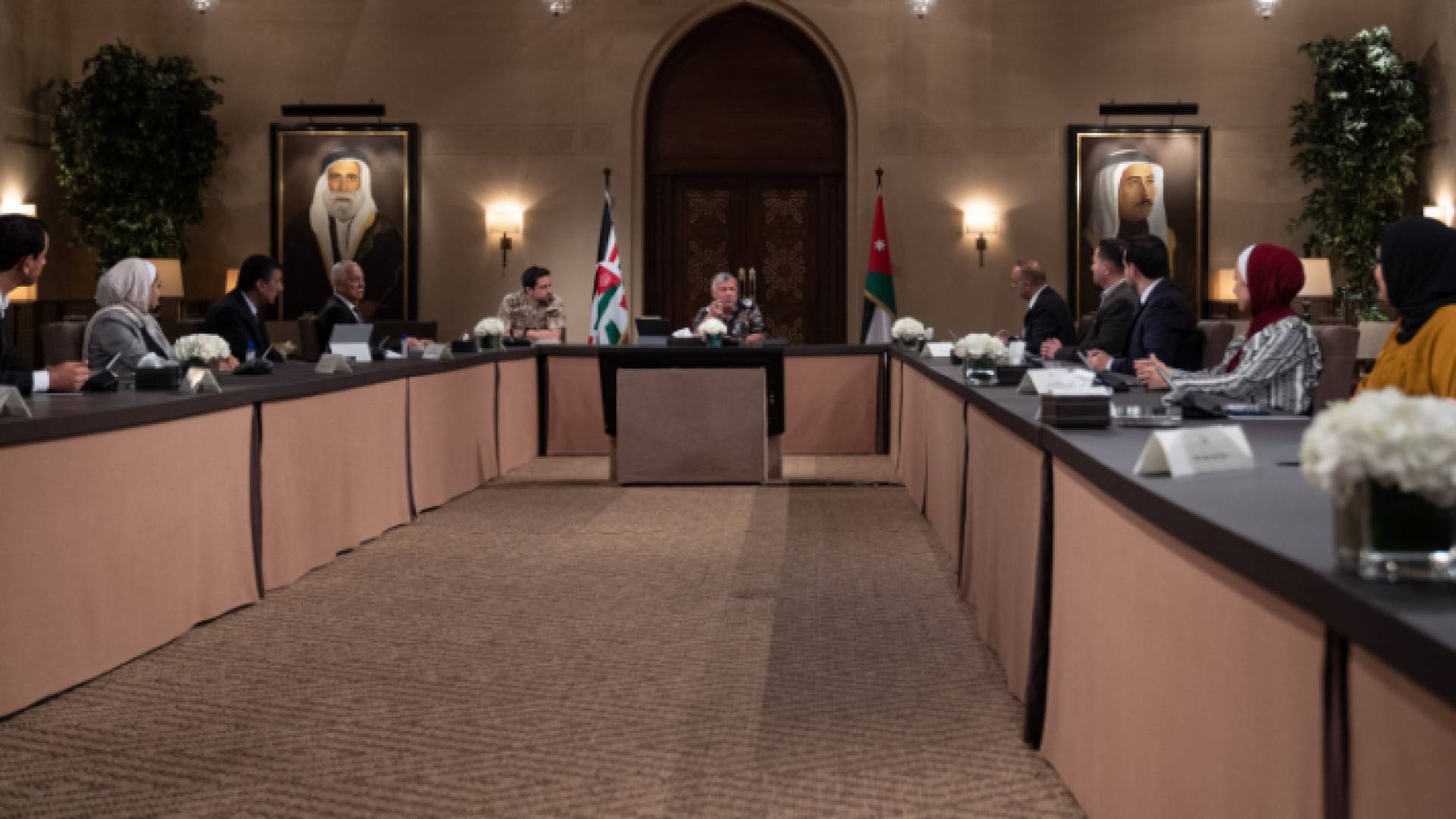 الملك: الأردنيون يجسدون أروع قيم التكافل والتعاضد