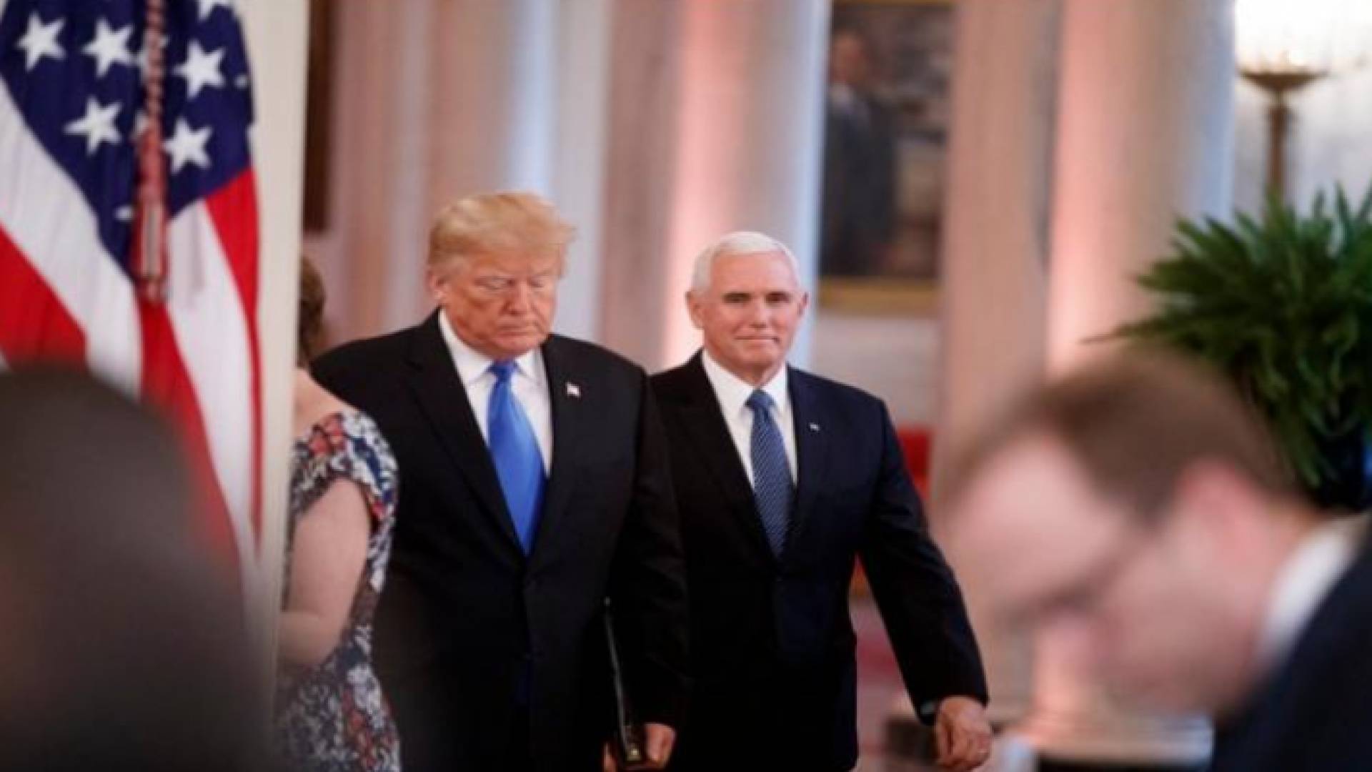 نائب ترمب يخضع للعزل الصحي بعد مخالطته مصابا بكورونا