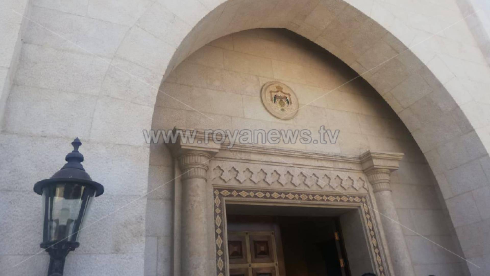 رئاسة الوزراء تعمم الدليل الإرشادي للعودة إلى العمل في الدوائر الحكومية