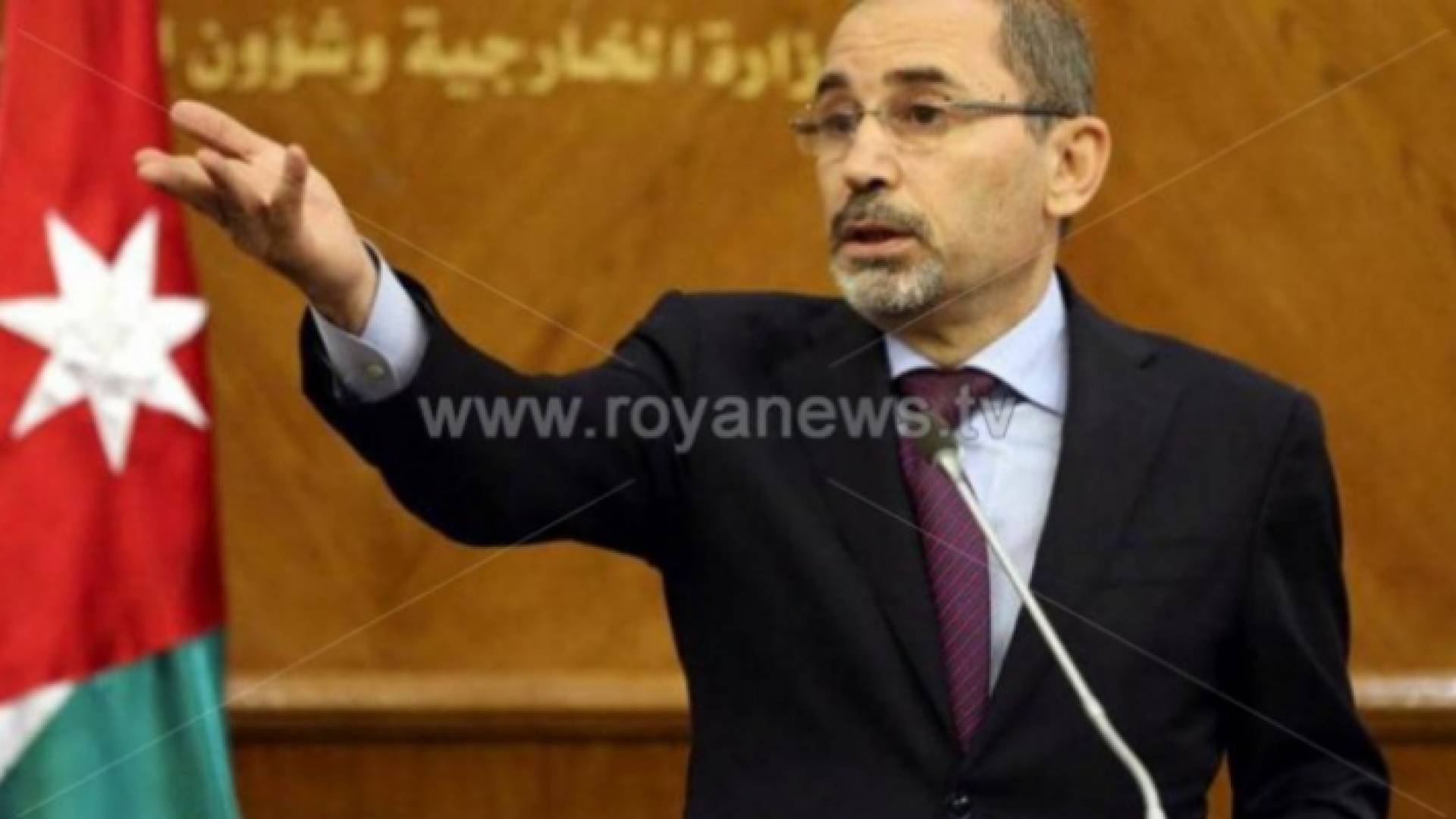 الصفدي ووزيرة الشؤون الخارجية والاتحاد الأوروبي يبحثان جائحة كورونا