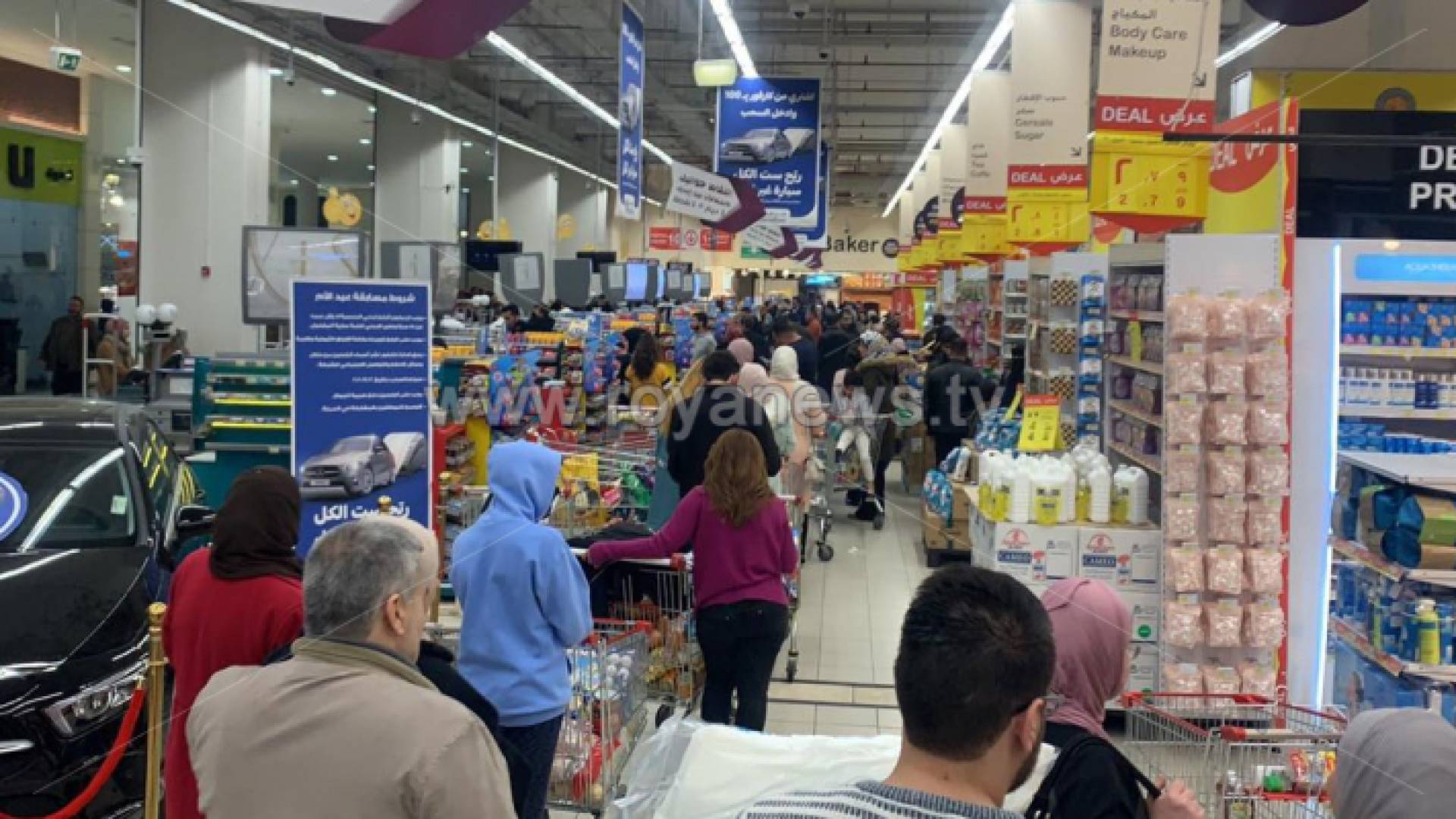 مطالب بتشديد الرقابة على أسواق الزرقاء للالتزام بالتعليمات الصحية