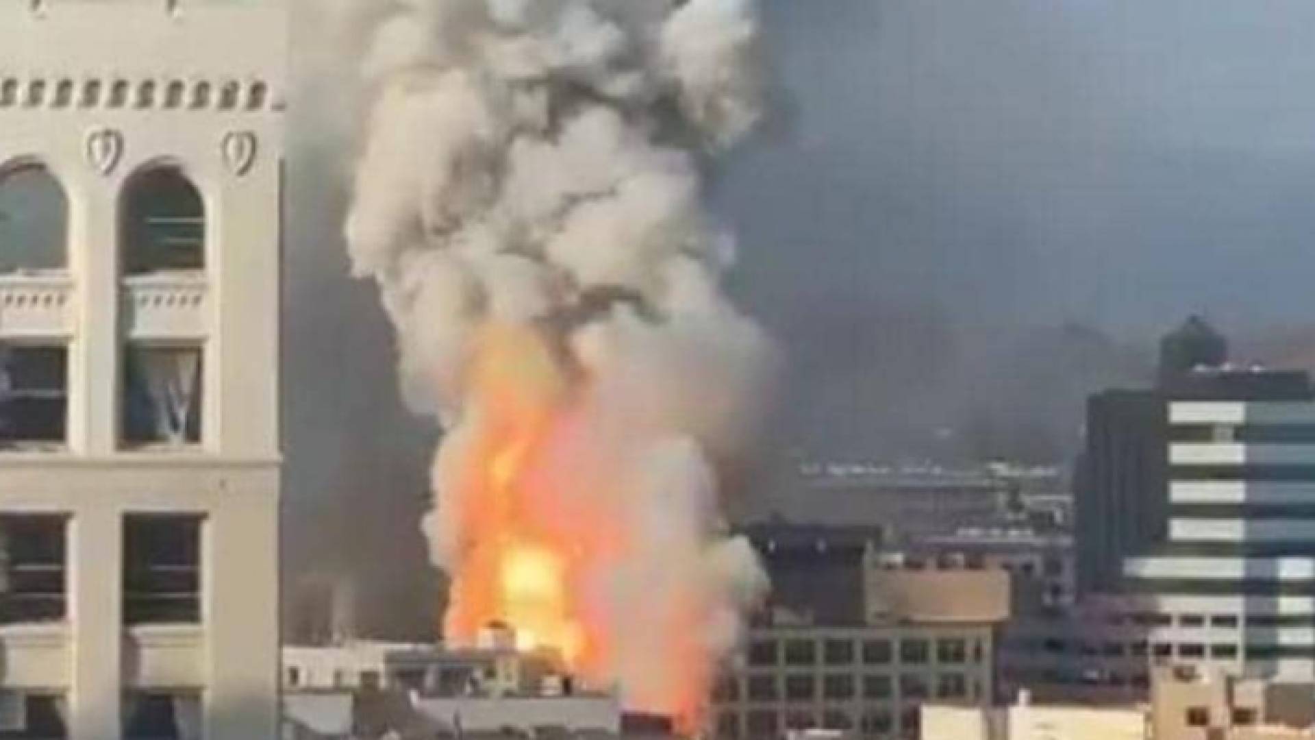 أعمدة الدخان غطت سماء لوس أنجلوس