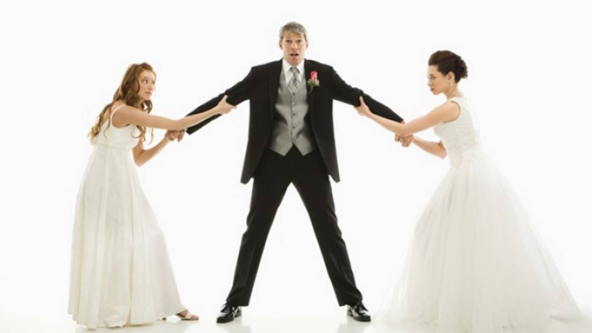 "مراعاة للظروف".. الكويت تسمح للرجل متعدد الزوجات بالسير خلال حظر التجوال