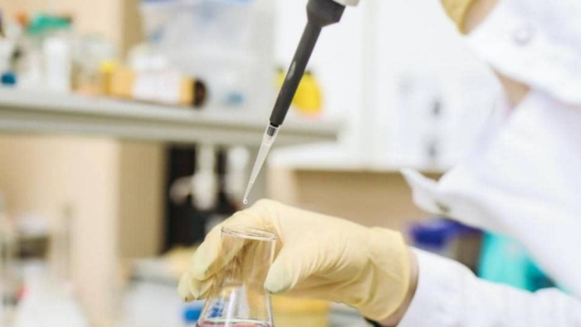 ماذا يحدث داخل المختبرات الأمريكية؟