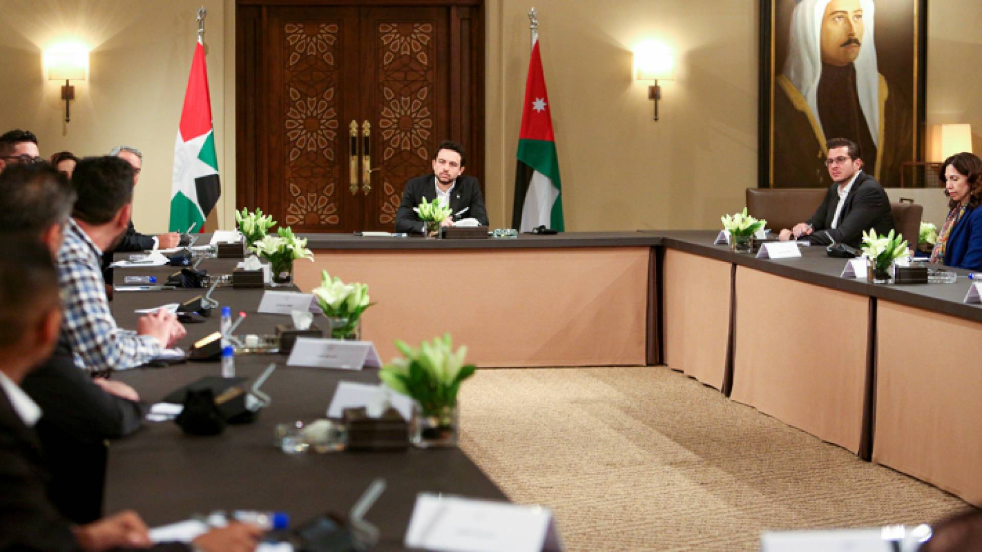 ولي العهد يؤكد ضرورة توحيد جهود المبادرات التطوعية