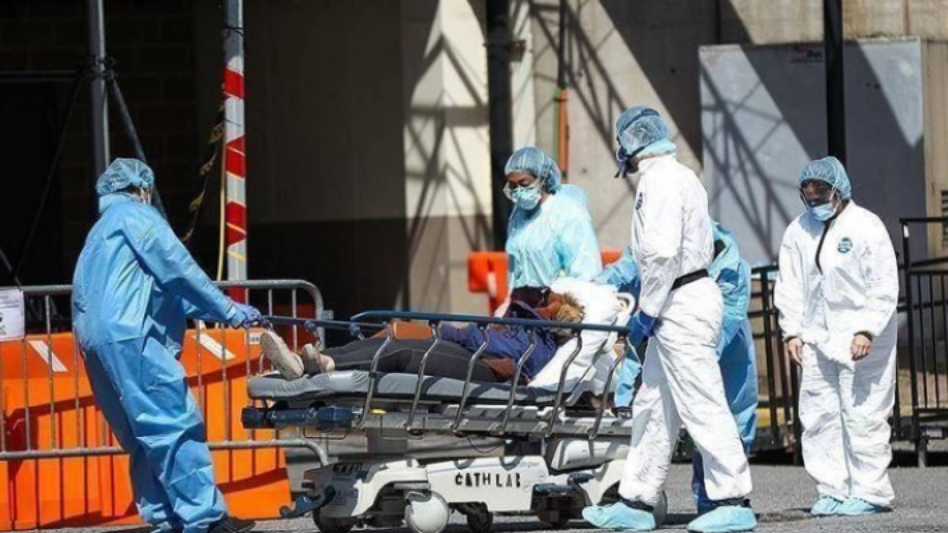 كورونا يودي بحياة 320 ألف شخص على الأقل حول العالم