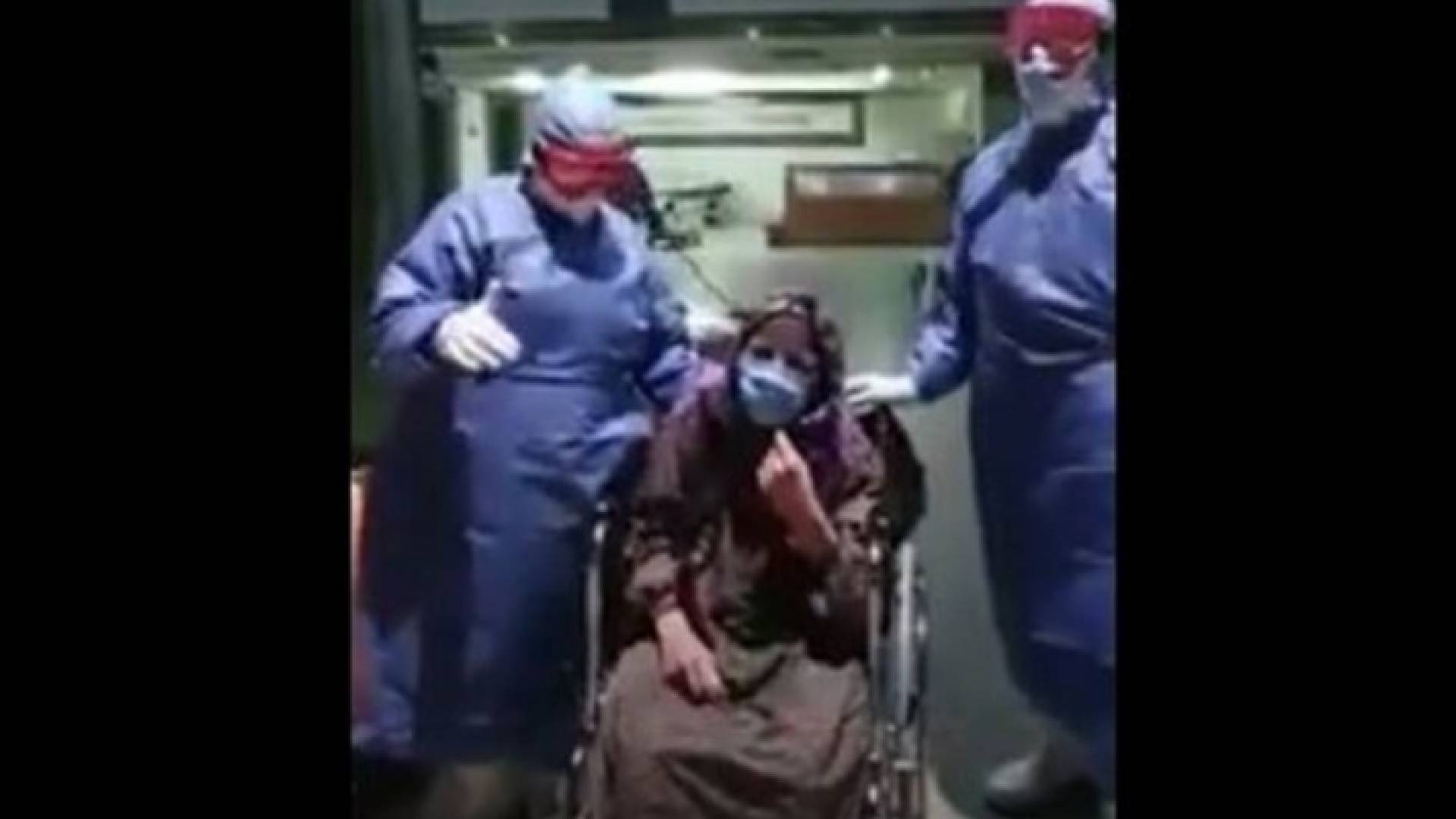 مصر.. مسنة عمرها 75 عاما تغادر المستشفى بعد شفائها من كورونا