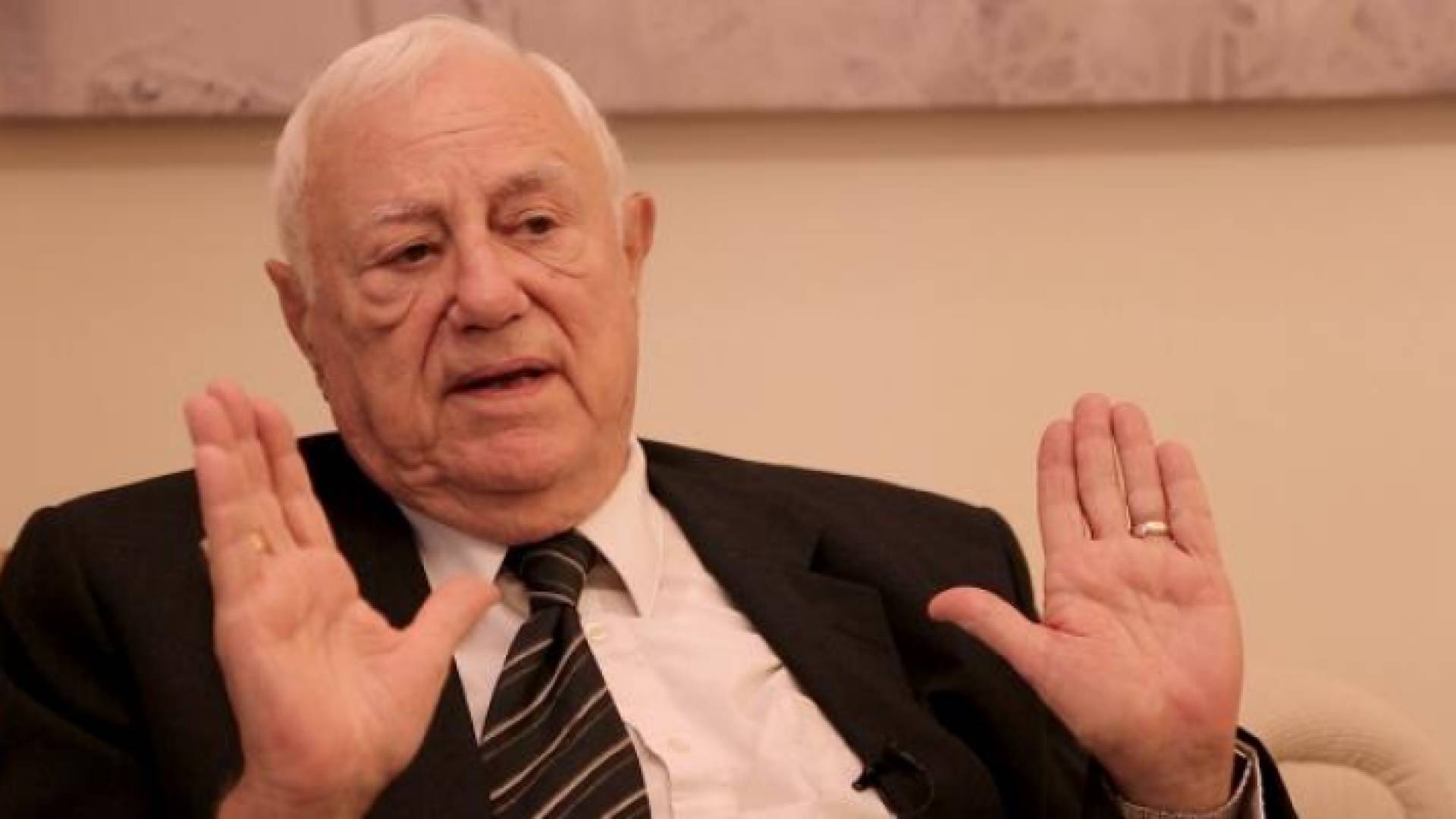 وفاة وزير الخارجية الأسبق كامل أبو جابر