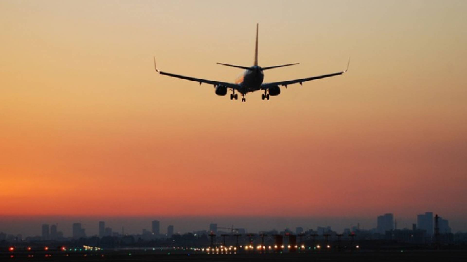 طائرة مدنية