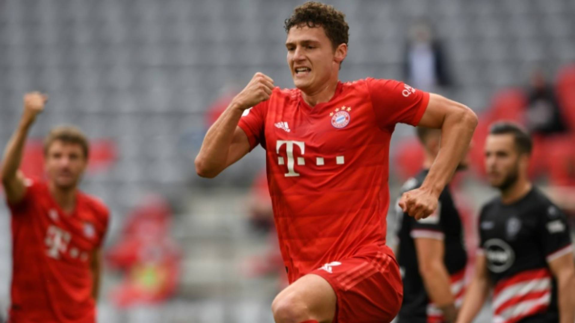 قدم المدافع بافار اداء هجوميا جيدا في فوز بايرن ميونيخ على فورتونا دوسلدورف