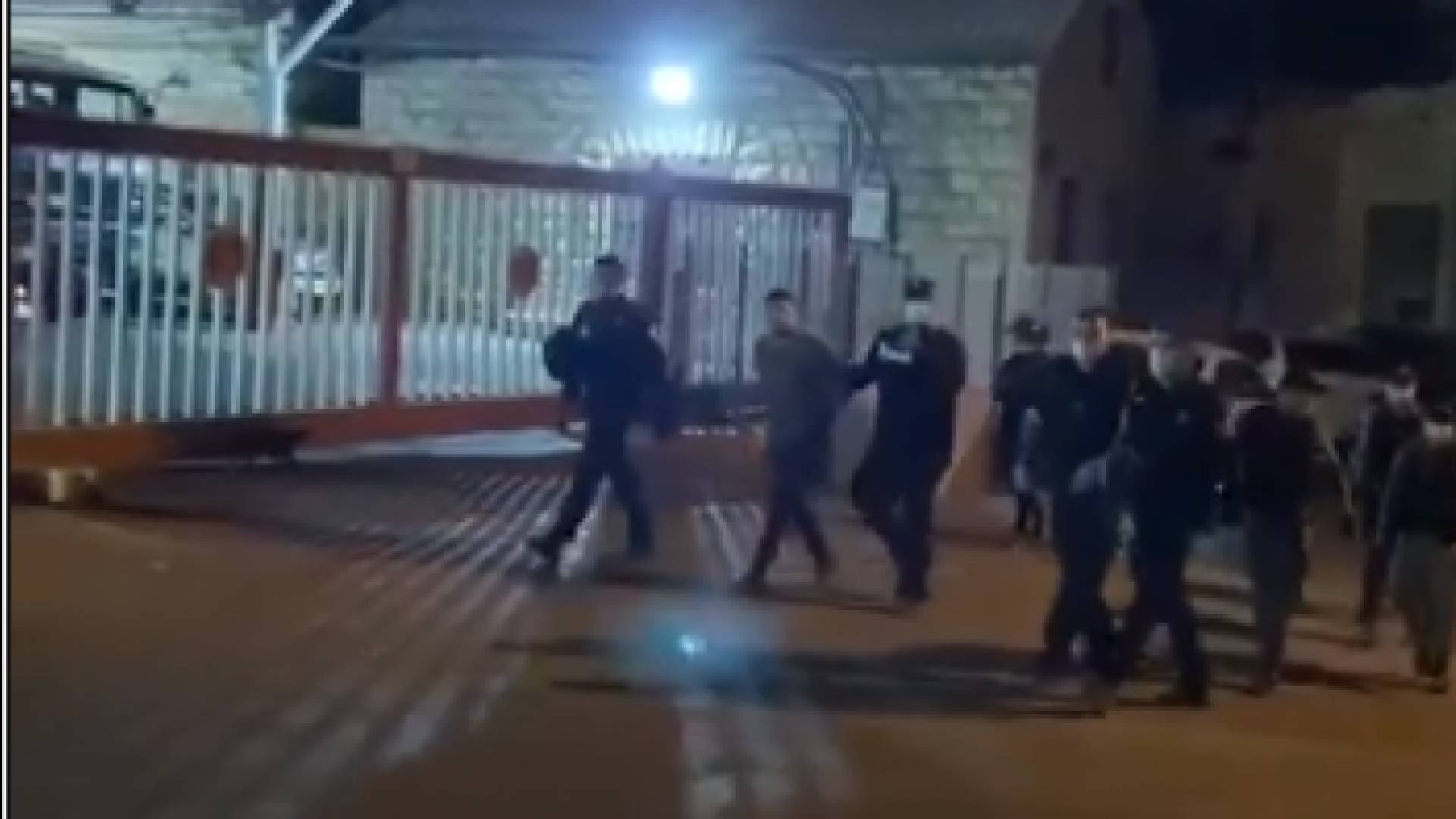 سلطات الاحتلال تشن حملة اعتقالات في واد الحوز بالقدس