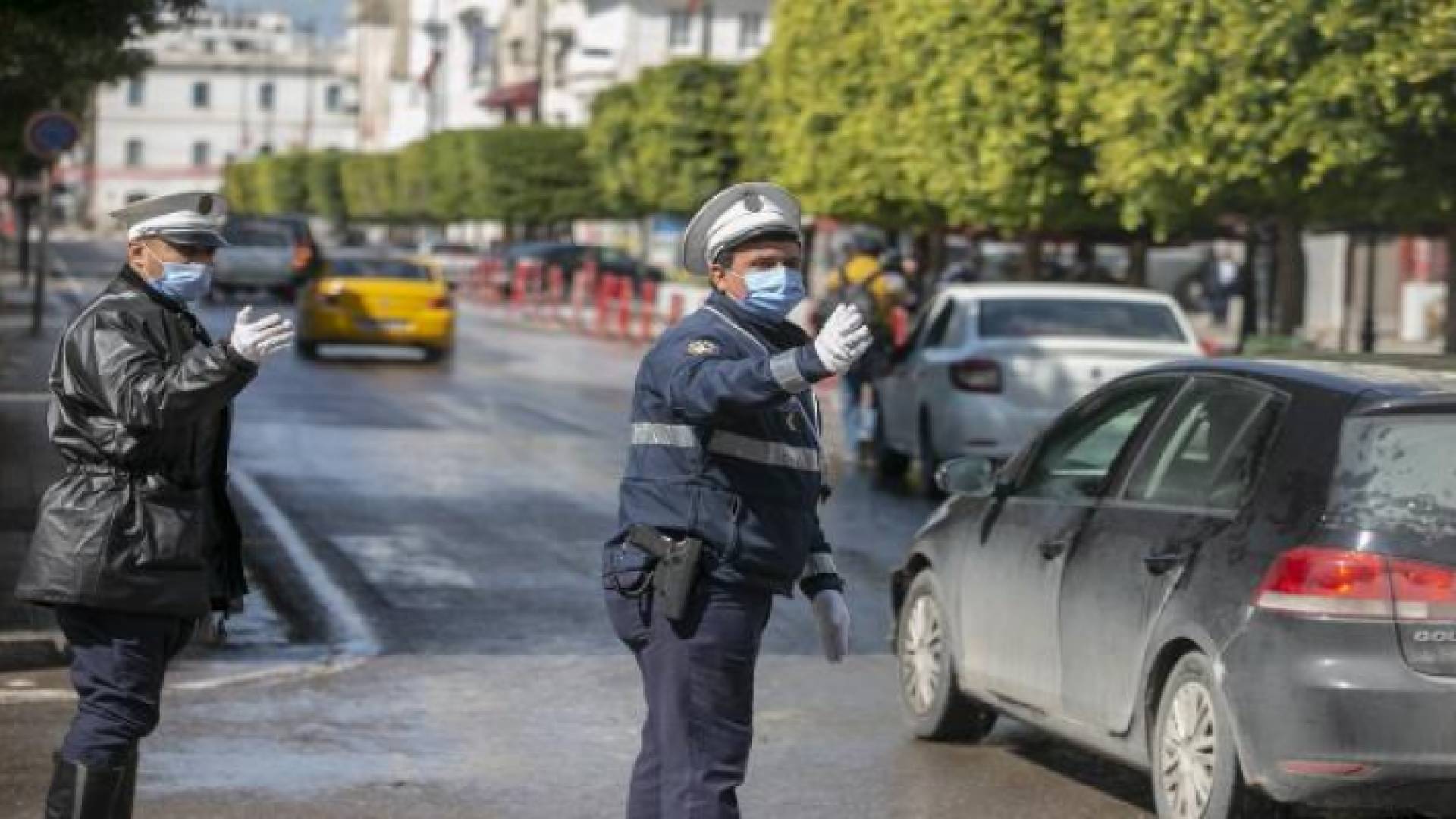 عودة الحياة إلى المقاهي والمطاعم وحرية التنقل بين المحافظات في تونس