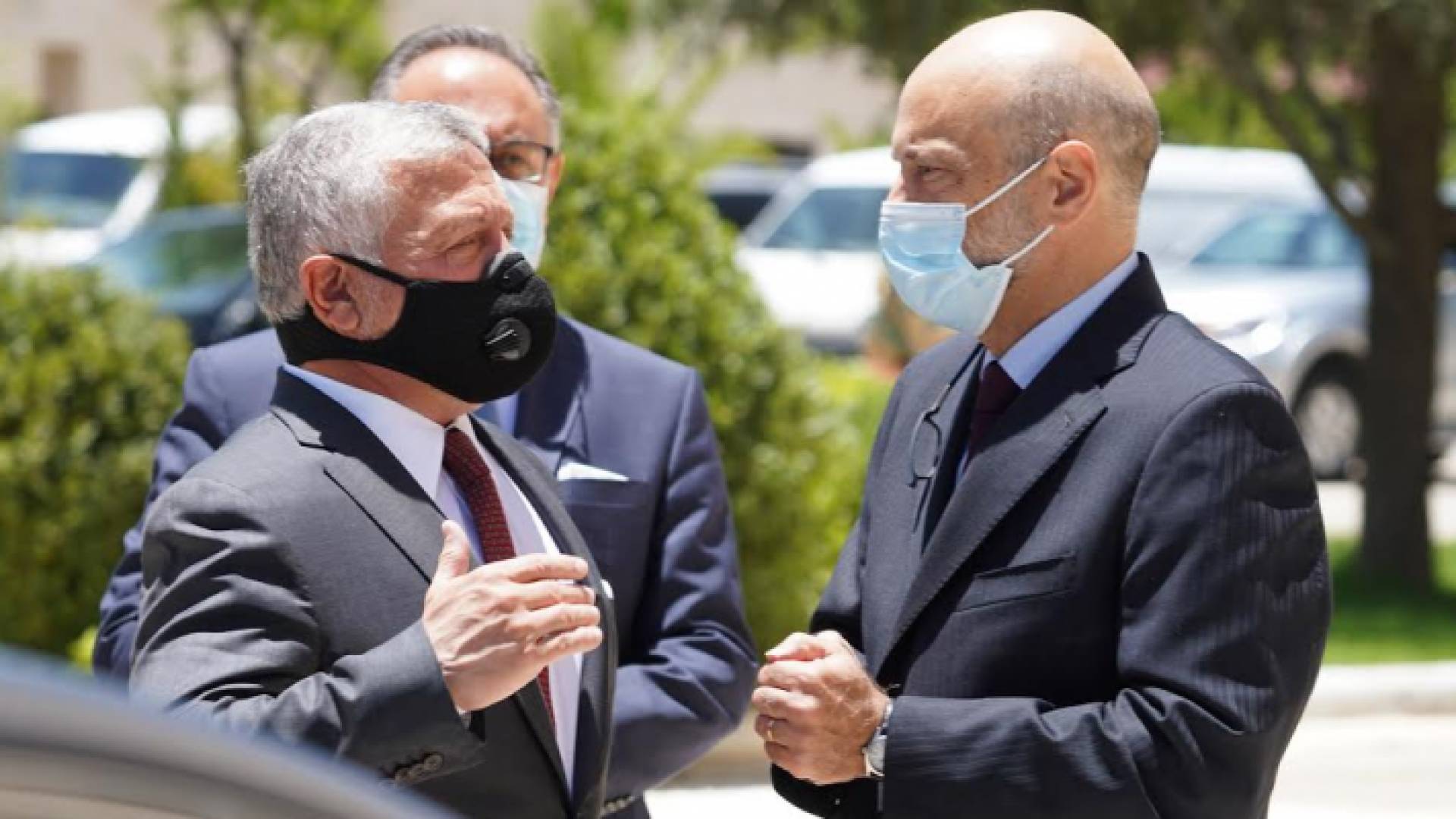 جلالة الملك عبدالله الثاني والرزاز