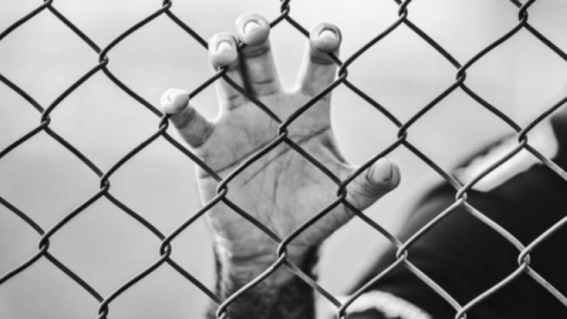 بعضهم تراكمت عليهم إيجارات المنازل وفواتير الكهرباء والماء